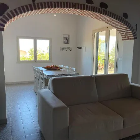 Casa Vacanze Gollei, 別荘 オロゼーイ